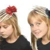 CLIP CHEVEUX MAIN SQUELETTE ET FLEUR ROUGE 17X9.5 CM