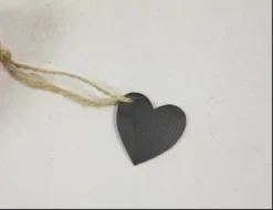 COEUR EN BOIS AVEC CORDELETTE X6 PIECES NOIR