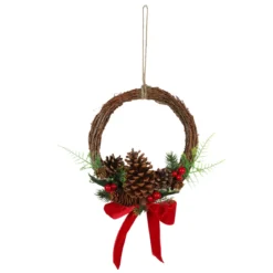COURONNE BOIS POMMES DE PIN ET RUBAN 23X25CM