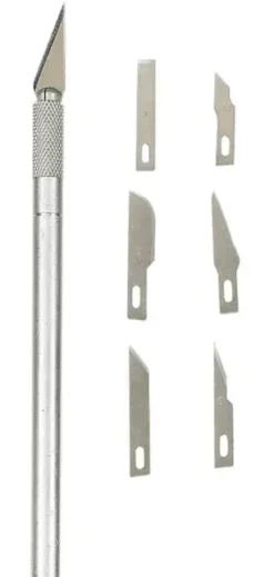 CUTTER DE PRECISION 9 CM ET 6 LAMES