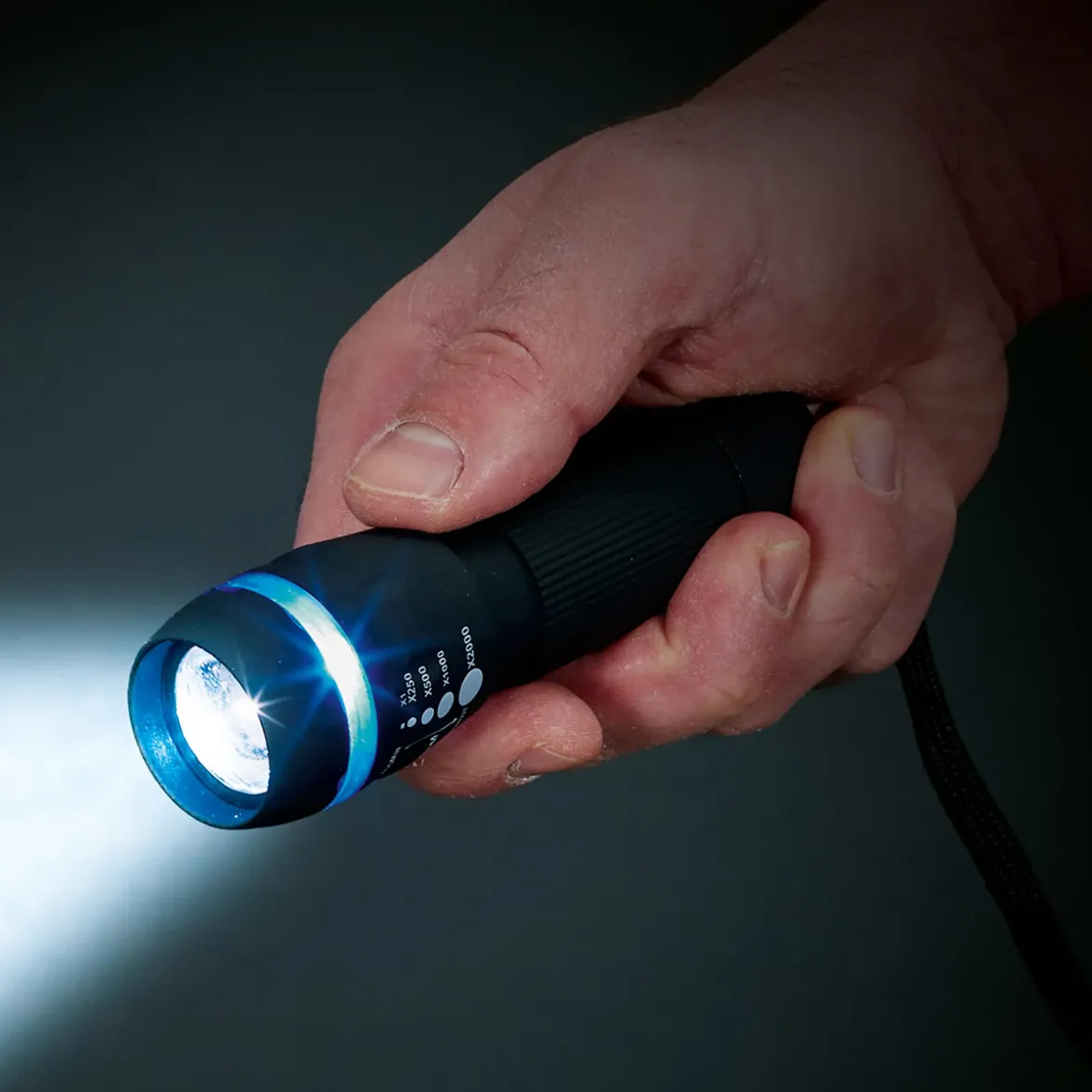 ECLAIRAGE LED AVANT 50 LUMENS PILES