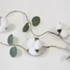 GUIRLANDE DE FLEURS DE COTON ET EUCALYPTUS 1.50M BLANC