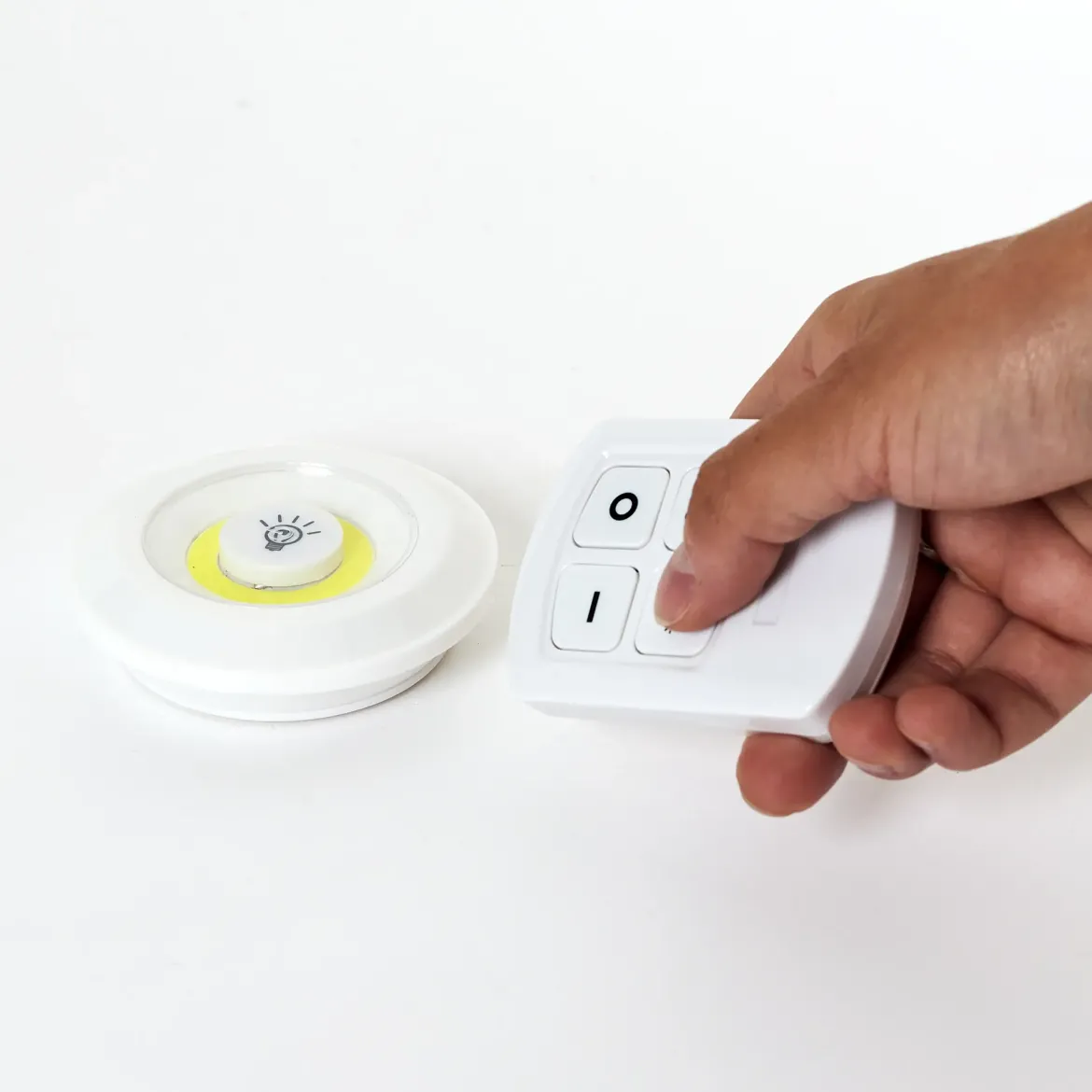 LAMPE LED COB A PRESSION X2 AVEC TELECOMMANDE