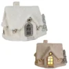 MAISON ENNEIGEE FIBRE ARGILE AVEC LED 39X25X28.5CM