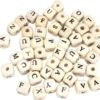 PERLES BOIS LETTRES CARREES 1 CM X 102 PCS