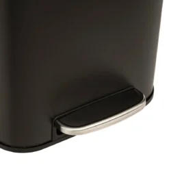 POUBELLE A PEDALE CARRE DELTA 30L NOIRE