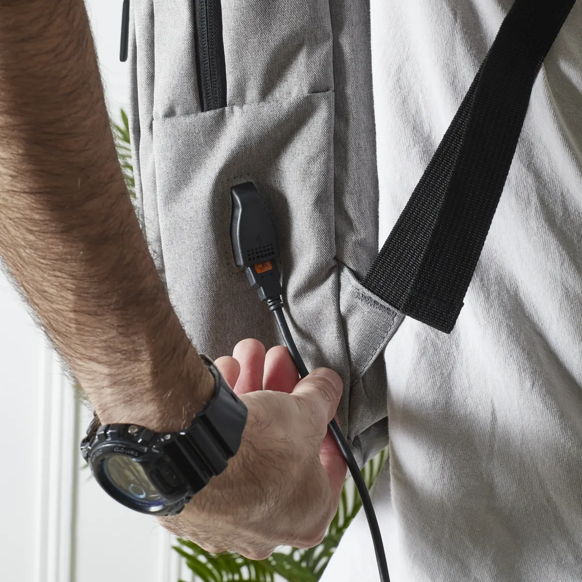 SAC A DOS ORDINATEUR AVEC BRANCHEMENT USB