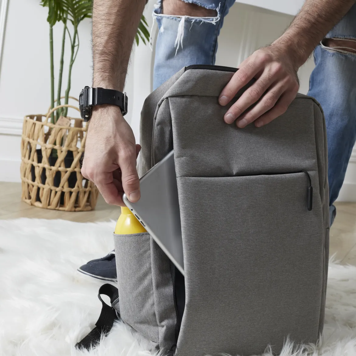 SAC A DOS ORDINATEUR AVEC BRANCHEMENT USB