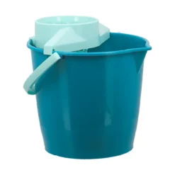SEAU PLASTIQUE ROND AVEC ESSOREUR CAPACITE 12L BLEU
